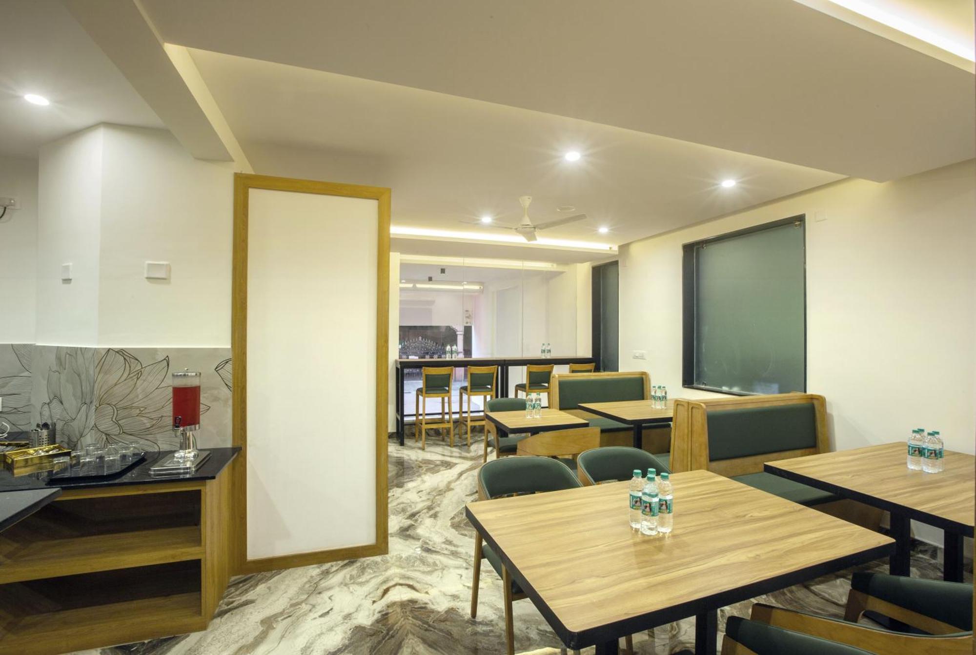 Hotel Sterling Plaza- Bangalore International Airport Dod Jala Εξωτερικό φωτογραφία