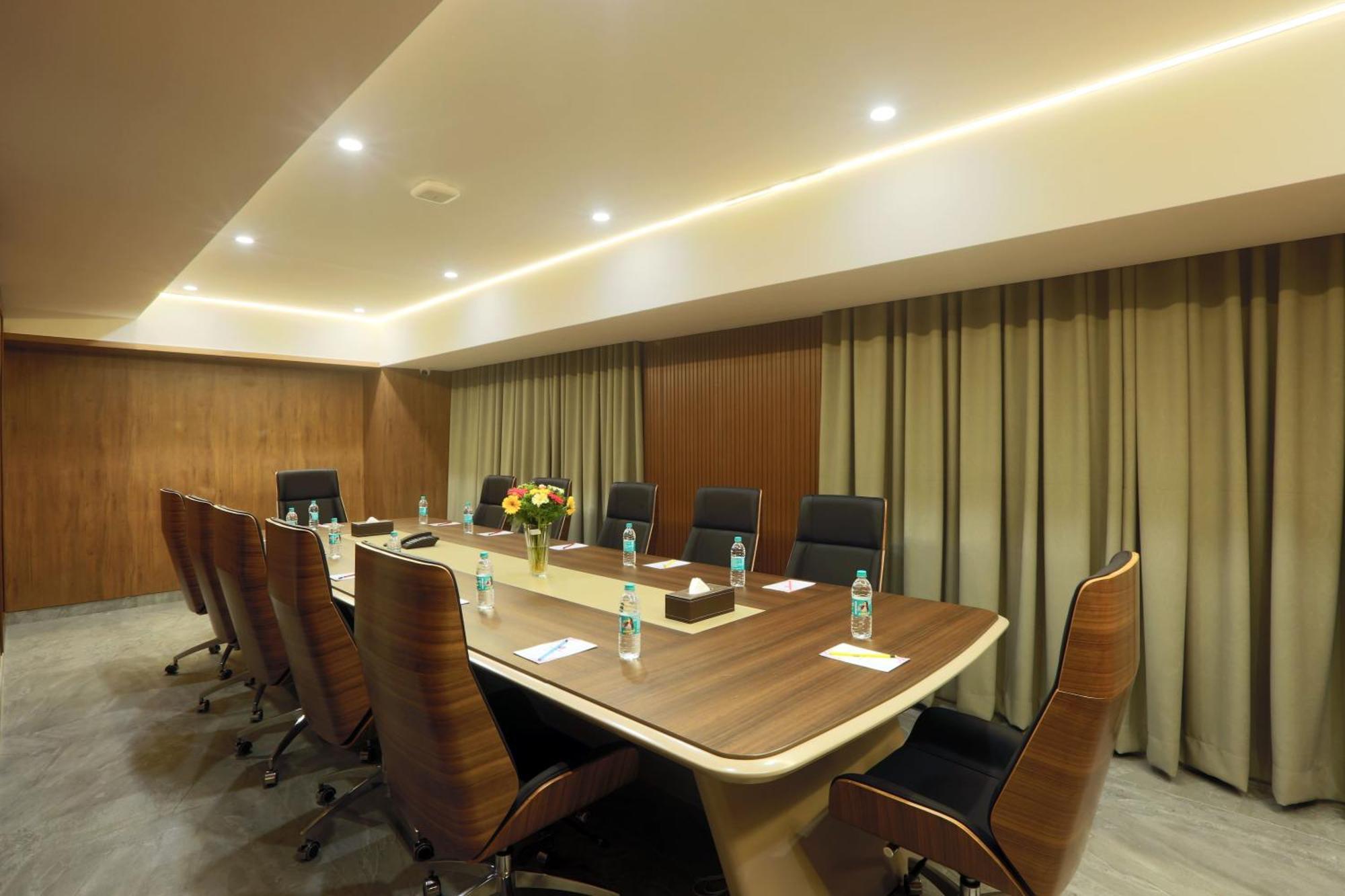 Hotel Sterling Plaza- Bangalore International Airport Dod Jala Εξωτερικό φωτογραφία